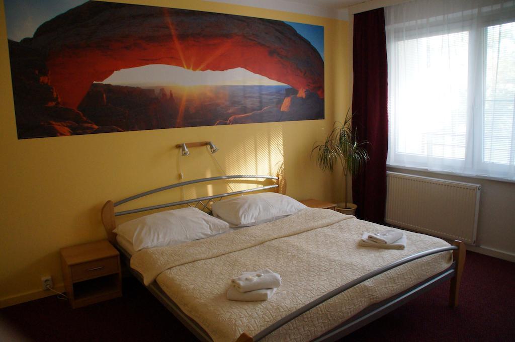 Hotel Krystal Hodonín Zimmer foto